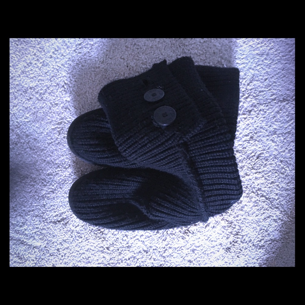 UGG TALL BUTTON SWEATER BOOTS size 6